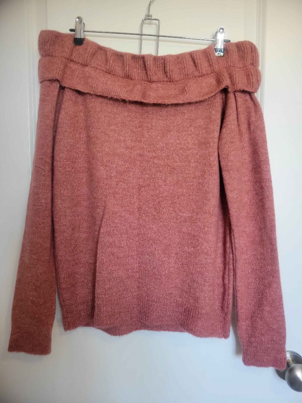 DORTHY PERKINS fuzzy off the shoulder knit pink sweater, womens
